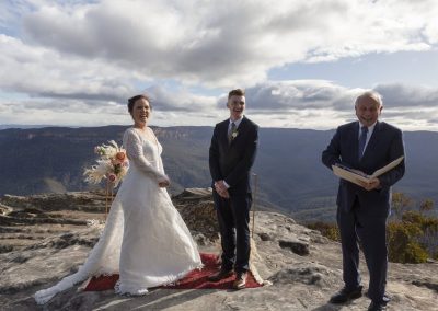 Blue Mountains lookout elopement with Phil Timbrell, a marriage celebrant